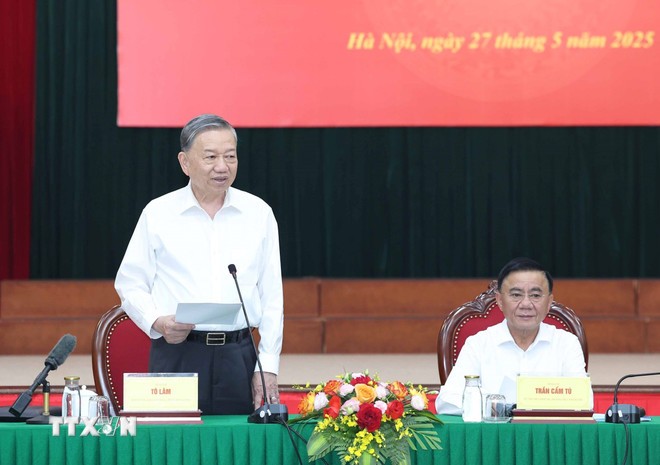 Tổng Bí thư Tô Lâm: Phải có tầm nhìn xa trong chuẩn bị đội ngũ cán bộ, đảm bảo sự kế thừa tiếp bước vững vàng giữa các thế hệ, lớp người đi sau vượt lên lớp người đi trước