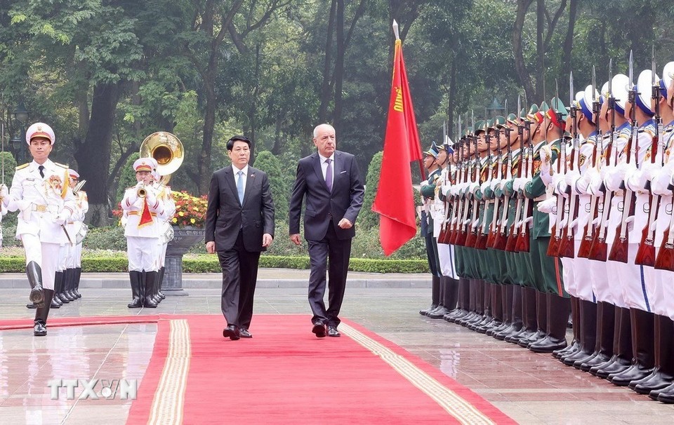 Chủ tịch nước Lương Cường chủ trì lễ đón Tổng thống Hungary