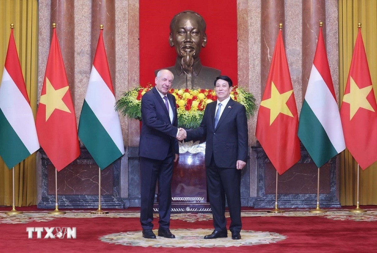 Chủ tịch nước Lương Cường chủ trì lễ đón Tổng thống Hungary