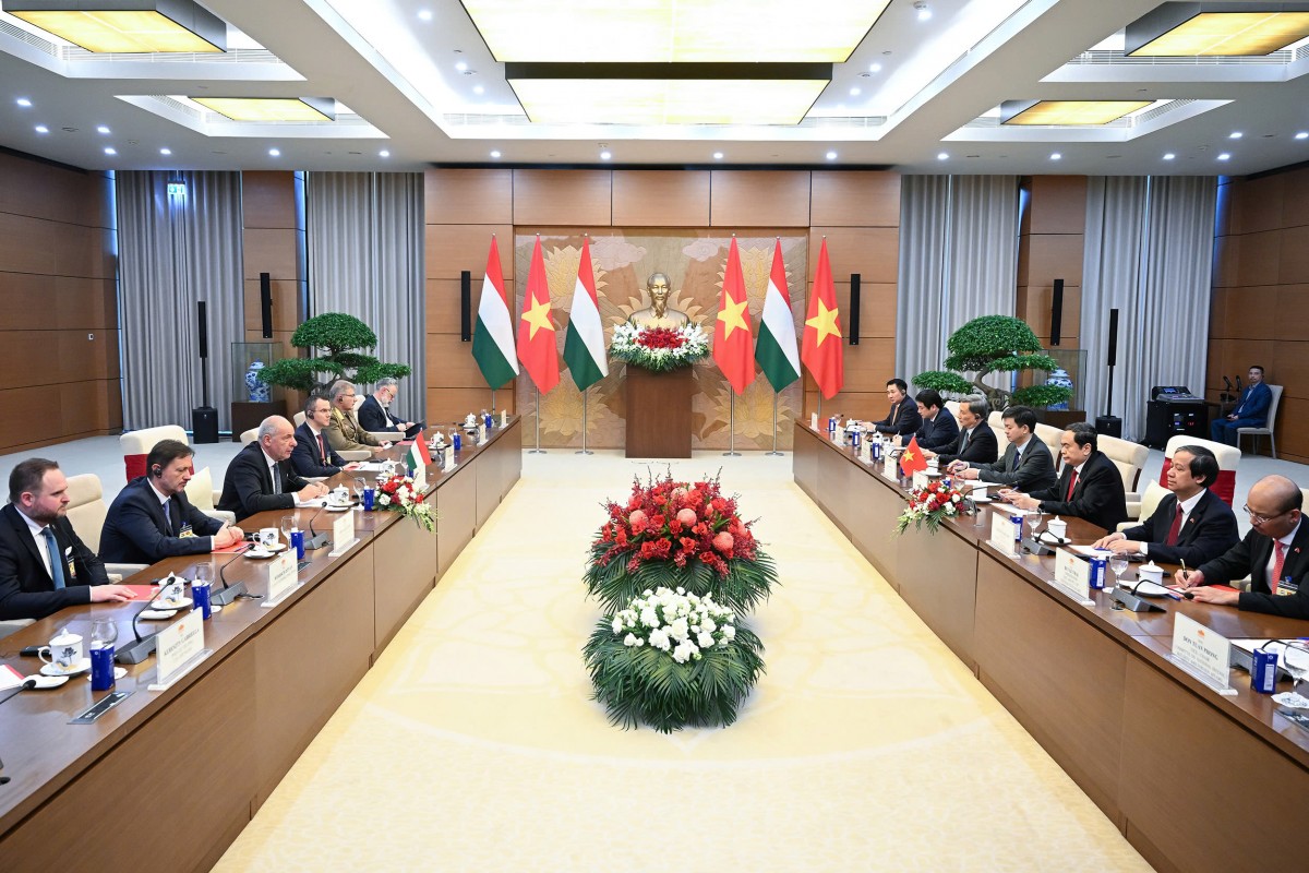 Chủ tịch Quốc hội Trần Thanh Mẫn hội kiến Tổng thống Hungary