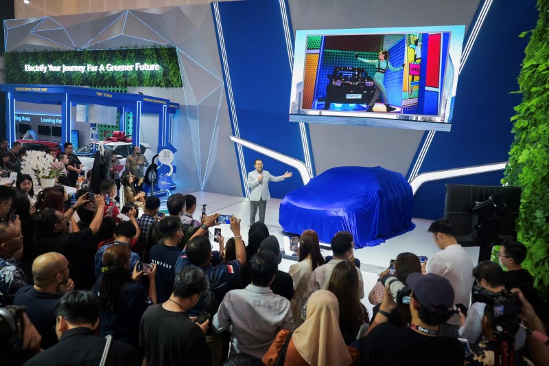 VinFast nhận 'cơn mưa' giải thưởng tại triển lãm ô tô lớn nhất Indonesia