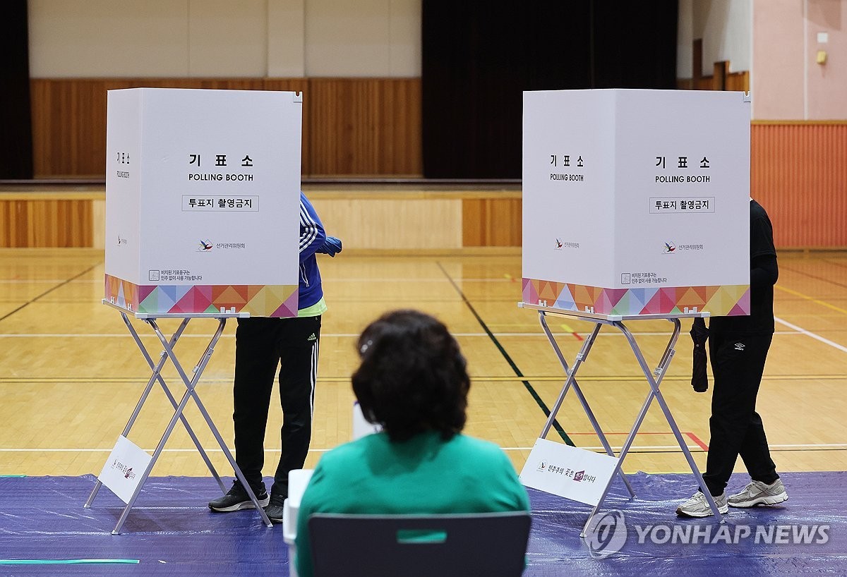 Cử tri Hàn Quốc đi bầu Tổng thống mới