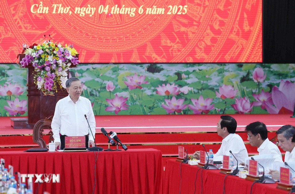 Tổng Bí thư Tô Lâm phát biểu tại cuộc làm việc với lãnh đạo chủ chốt 3 địa phương - Ảnh: