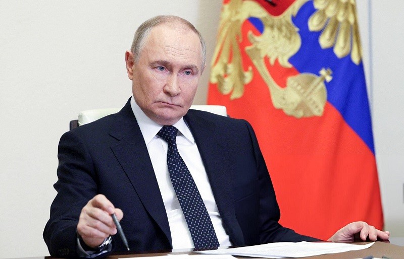 Ông Putin trong cuộc họp trực tuyến ngày 4/6 với các thành viên chính phủ tại dinh thự riêng ở Novo-Ogaryovo, ngoại ô Moscow. Ảnh: Sputnik