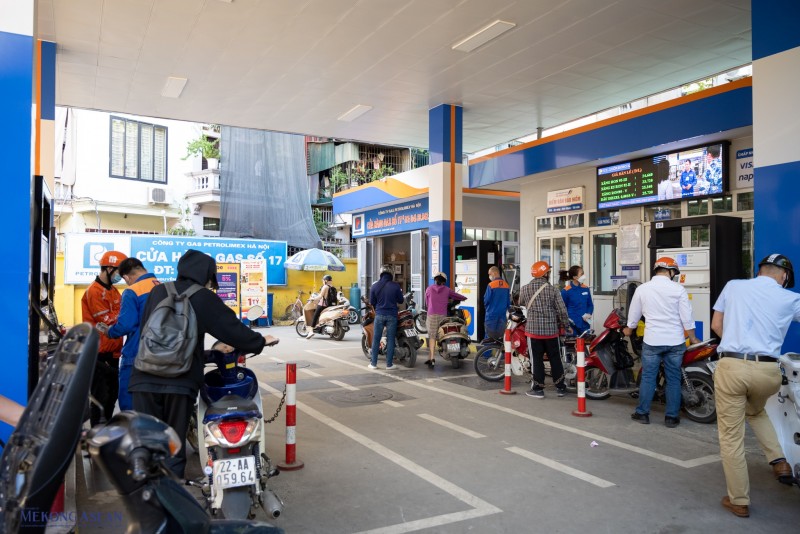 Giá xăng ngày 30/7 diễn biến ra sao sau 2 phiên giảm liên tiếp?