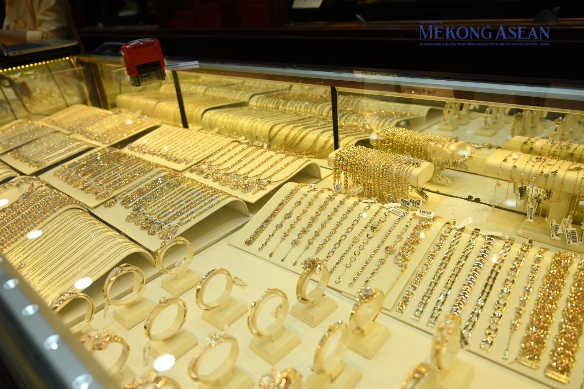 Giá vàng tăng gần 42% bình quân 9 tháng năm 2025