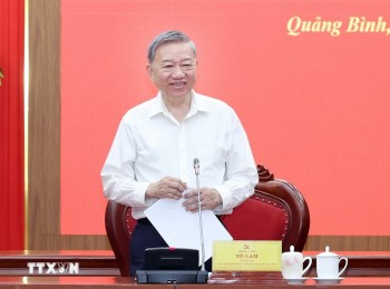 Tổng Bí thư: Hợp nhất Quảng Bình - Quảng Trị thành cực tăng trưởng mới