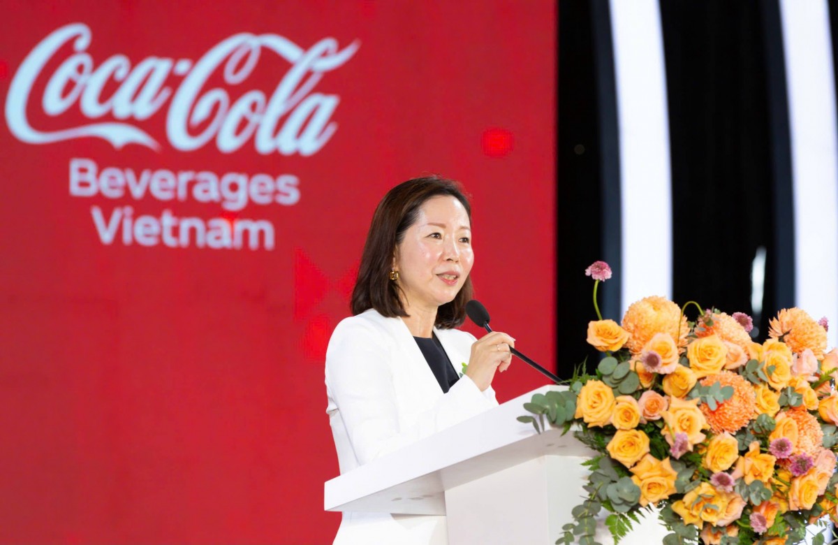 Bà Milly Cheng - Tổng Giám đốc Công ty TNHH Nước Giải Khát Coca-Cola Việt Nam phát biểu