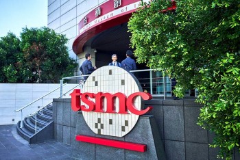 TSMC dự báo lãi cao nhất lịch sử nhưng rủi ro vẫn 