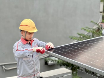 Viettel Construction lãi 335 tỷ đồng nửa đầu năm, hạ tầng cho thuê 