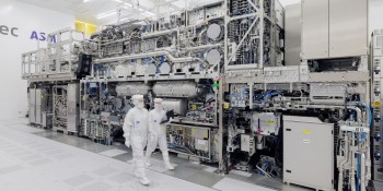 ASML thận trọng với triển vọng năm 2026 do lo ngại thuế quan Mỹ