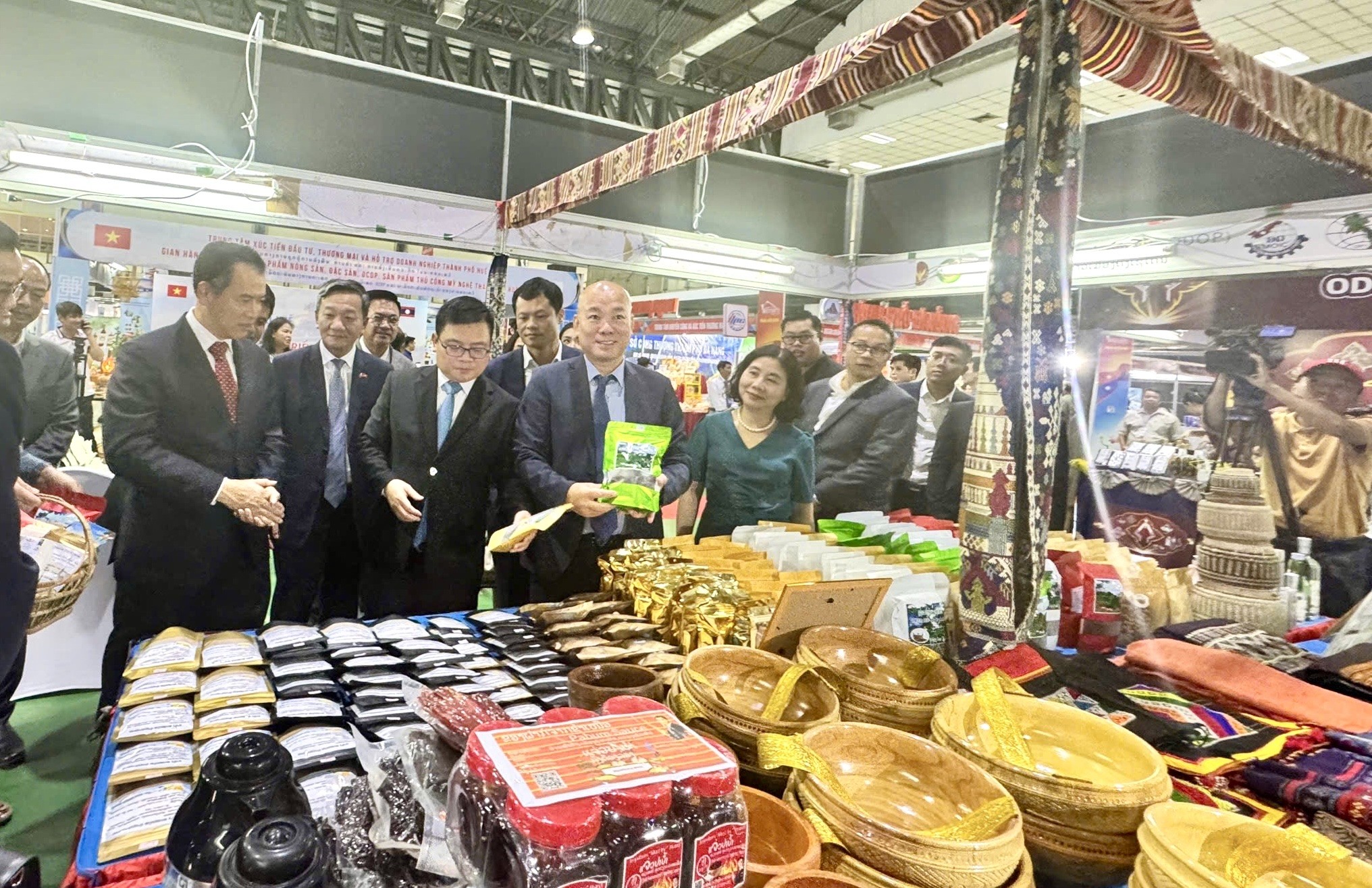 VIETLAO EXPO 2025: Gắn kết kinh tế, thắt chặt hữu nghị Việt – Lào