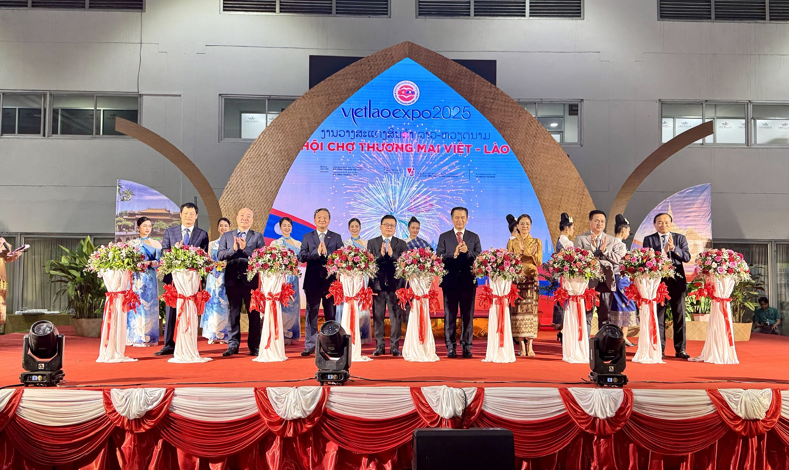 VIETLAO EXPO 2025: Gắn kết kinh tế, thắt chặt hữu nghị Việt – Lào