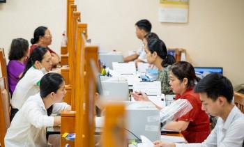 Công chức được trả lương theo vị trí việc làm trước ngày 1/7/2027