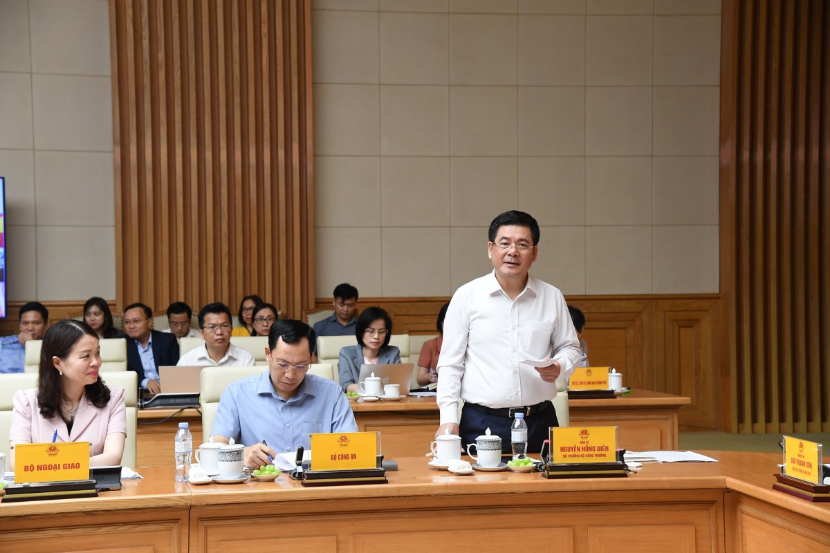 Bộ trưởng Bộ Công Thương Nguyễn Hồng Diên phát biểu tại Hội nghị - Ảnh: VGP