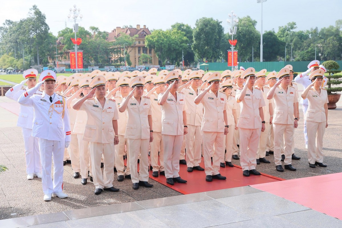 Lãnh đạo Đảng, Nhà nước viếng Chủ tịch Hồ Chí Minh và các Anh hùng liệt sĩ Lãnh đạo Đảng, Nhà nước viếng Chủ tịch Hồ Chí Minh và các Anh hùng liệt sĩ
