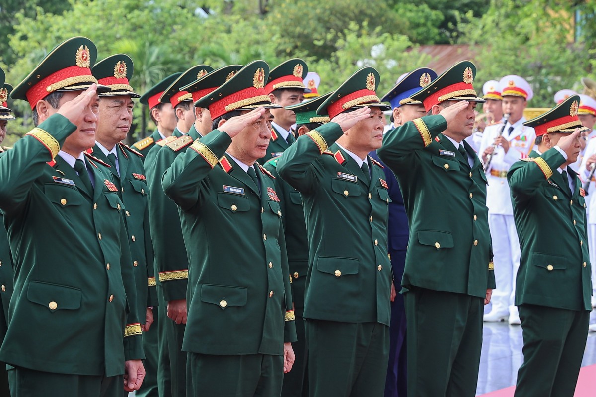 Lãnh đạo Đảng, Nhà nước viếng Chủ tịch Hồ Chí Minh và các Anh hùng liệt sĩ Lãnh đạo Đảng, Nhà nước viếng Chủ tịch Hồ Chí Minh và các Anh hùng liệt sĩ