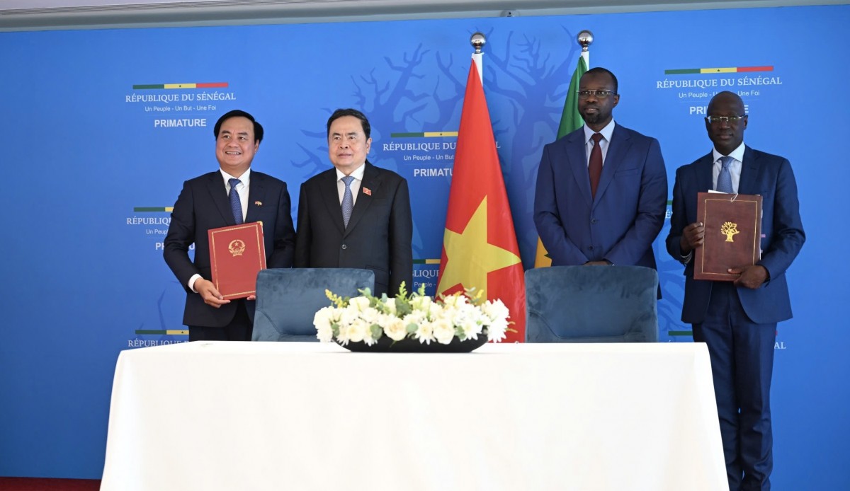 Chủ tịch Quốc hội Trần Thanh Mẫn hội kiến lãnh đạo cấp cao Senegal