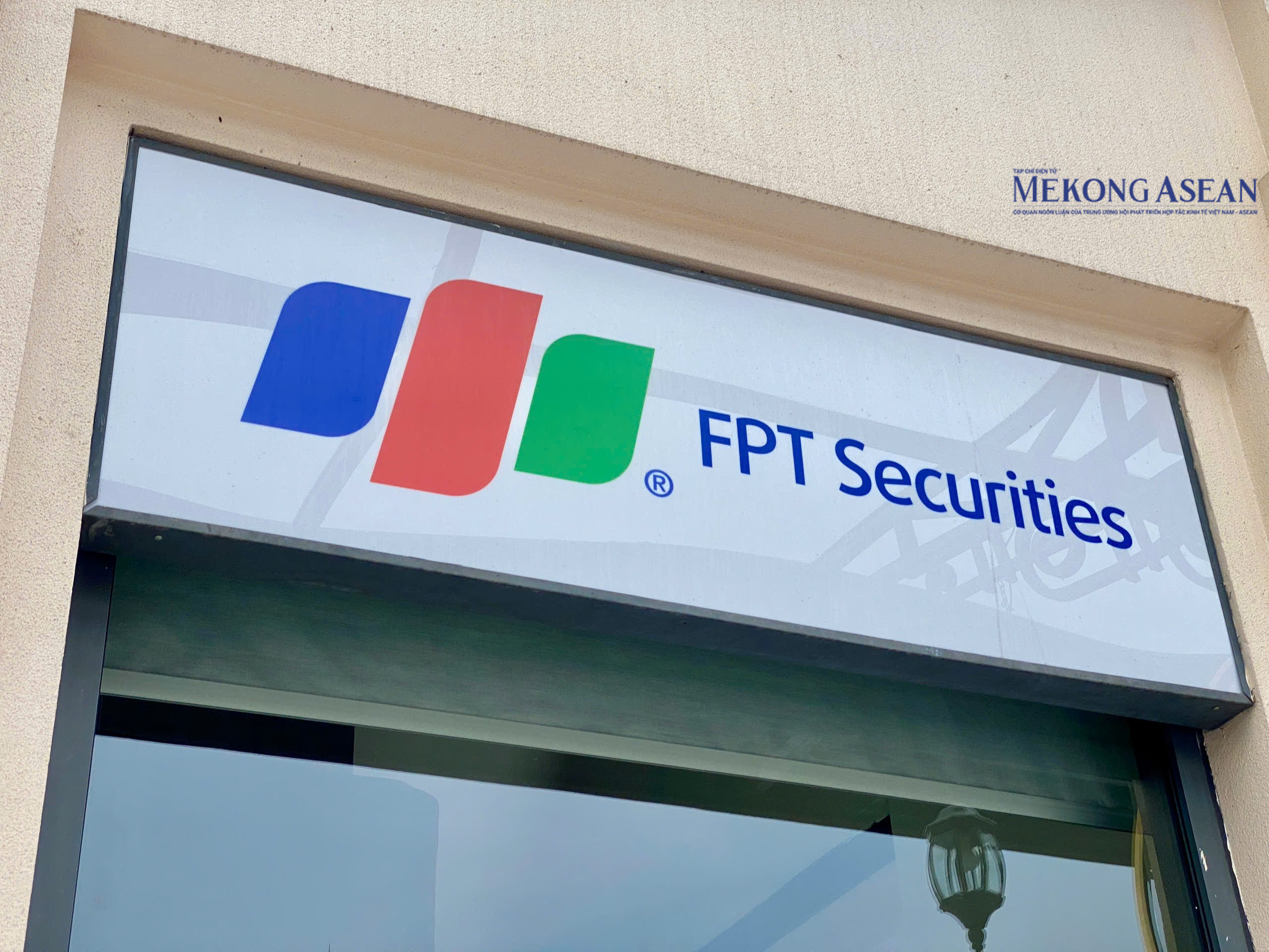 Chủ tịch Chứng khoán FPT từ nhiệm