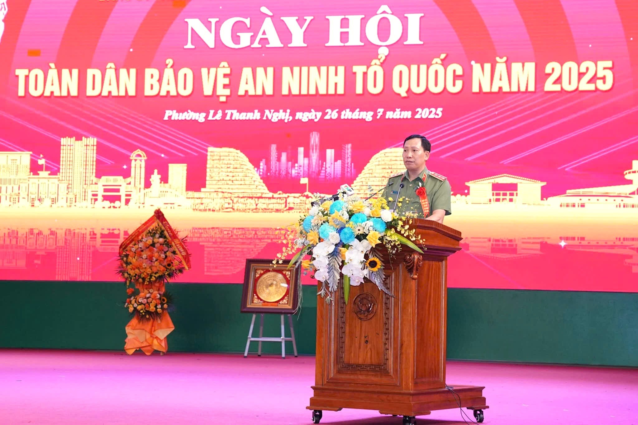 Thượng tướng Lê Văn Tuyến, Thứ trưởng Bộ Công an phát biểu chỉ đạo với ngày hội.