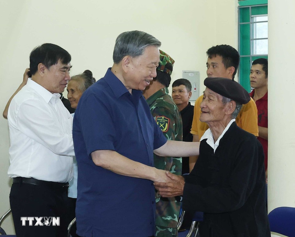 Tổng Bí thư kiểm tra vận hành hoạt động hệ thống chính trị xã Si Pa Phìn