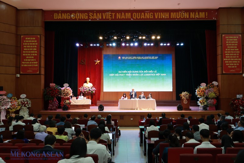 Gỡ 'nút thắt', phát triển nguồn nhân lực logistics chất lượng cao