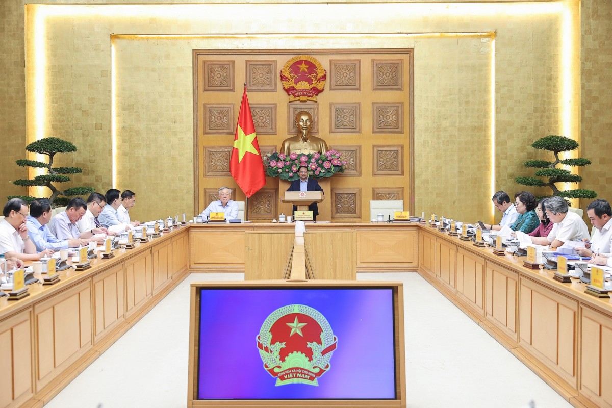 Thủ tướng Chính phủ Phạm Minh Chính chủ trì hội nghị đánh giá kết quả sắp xếp tổ chức bộ máy bên trong của các bộ, ngành và sơ kết 1 tháng vận hành chính quyền địa phương 2 cấp.