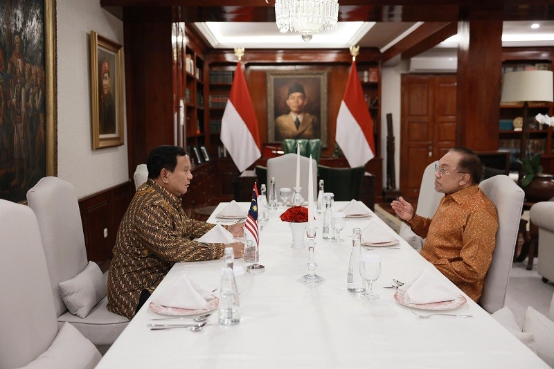 Ông Prabowo Subianto ăn tối cùng ông Anwar Ibrahim ngày 28/7. Ảnh: Facebook/@Prabowo Subianto