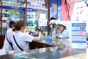 FPT Retail báo lãi tăng mạnh, thu gần 900 tỷ đồng từ bán cổ phần Long Châu