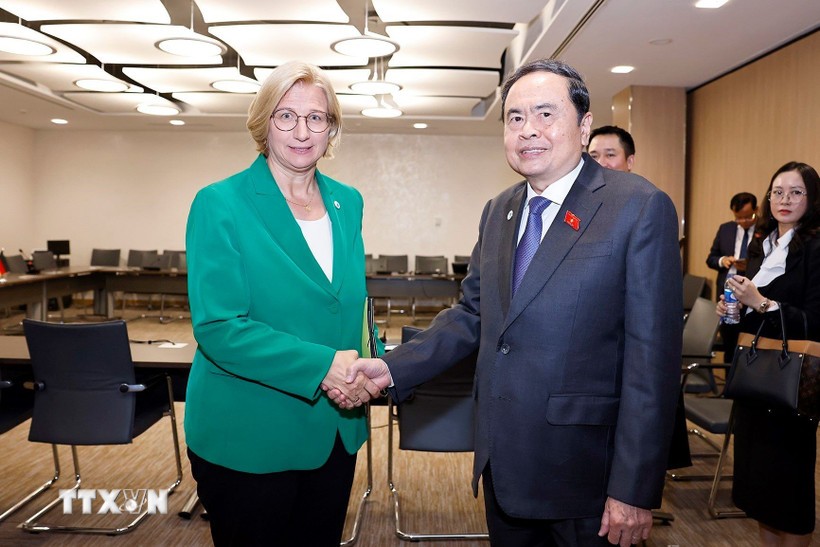 Chủ tịch Quốc hội Trần Thanh Mẫn gặp lãnh đạo Quốc hội các nước