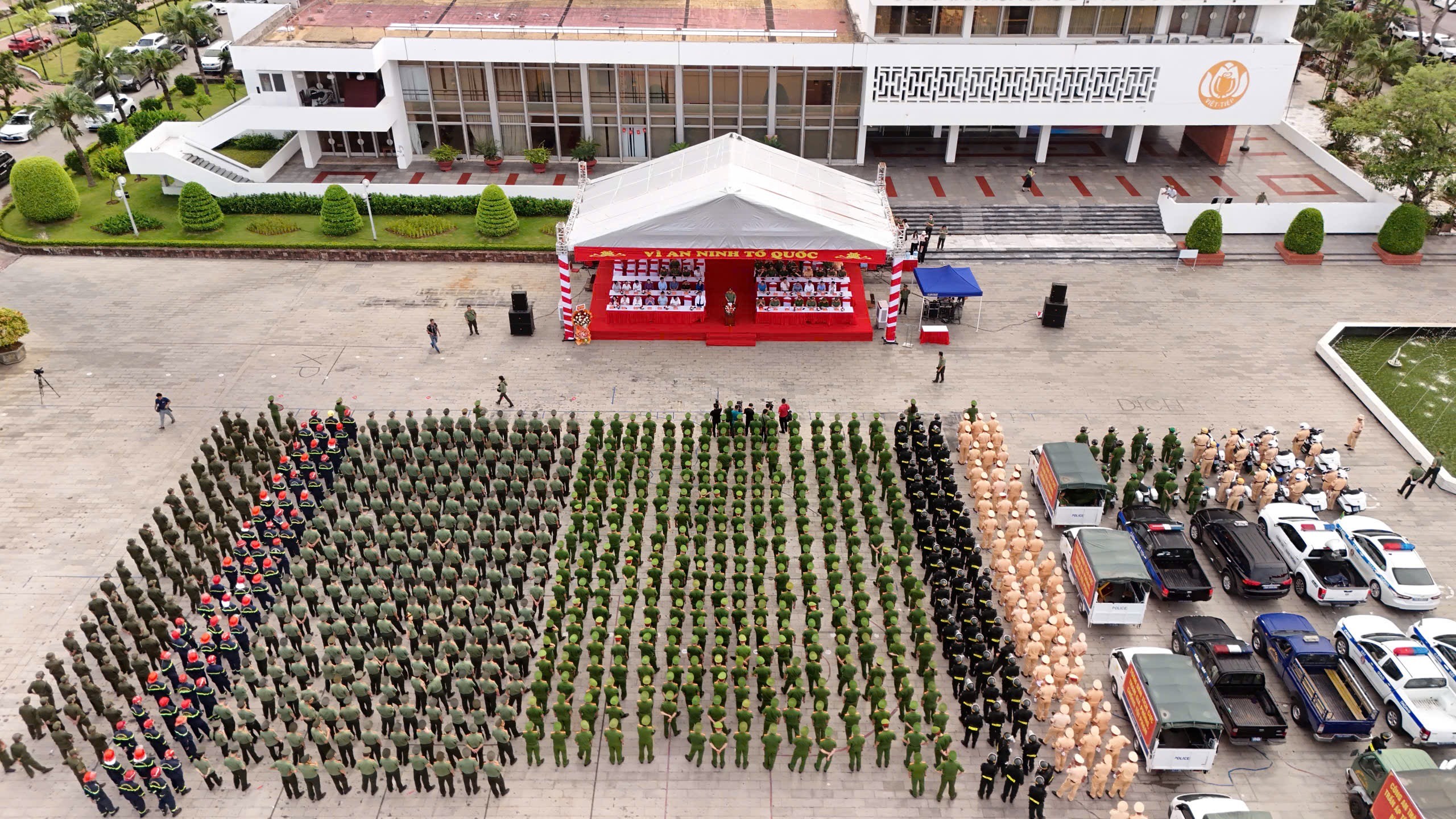 Quang cảnh buổi lễ.