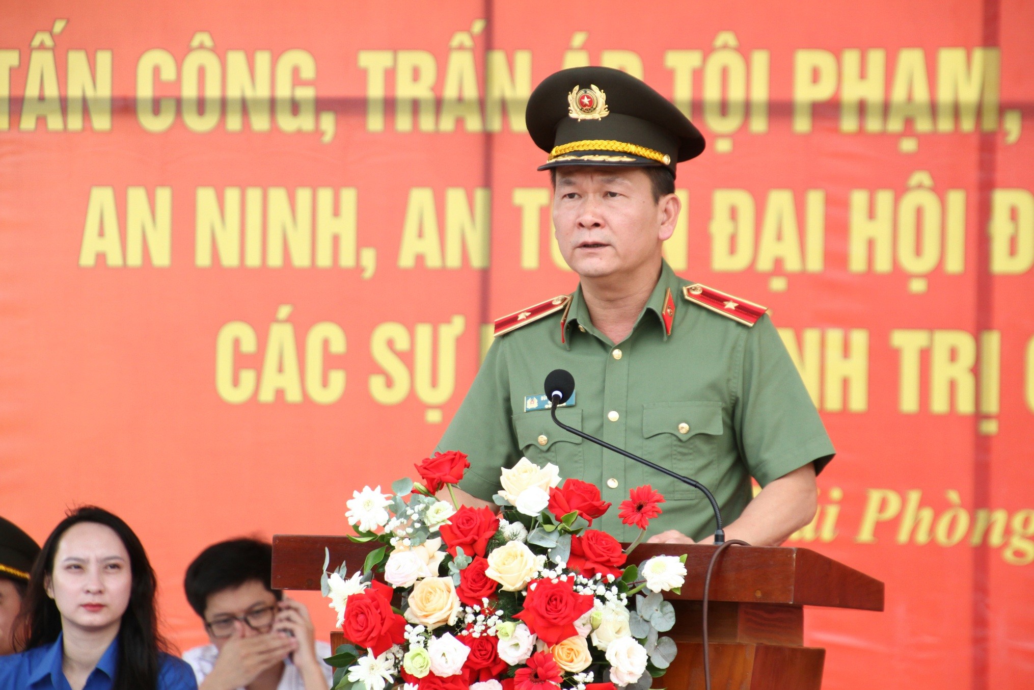 Thiếu tướng Bùi Quang Bình, Giám đốc Công an thành phố Hải Phòng phát lệnh ra quân.