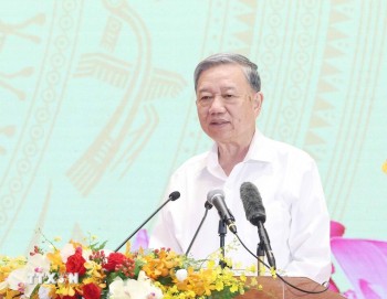 Tổng Bí thư dự gặp mặt đại biểu Bộ Quốc phòng, Bộ Công an và Bộ Ngoại giao