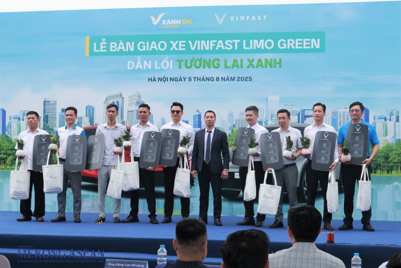 VinFast chính thức bàn giao xe Limo Green sau 7 tháng ra mắt
