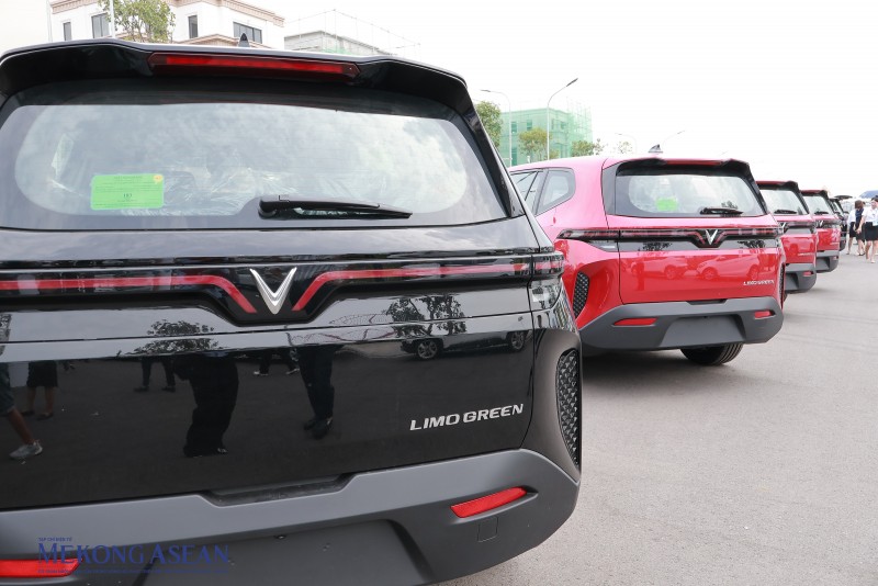 VinFast chính thức bàn giao xe Limo Green sau 7 tháng ra mắt
