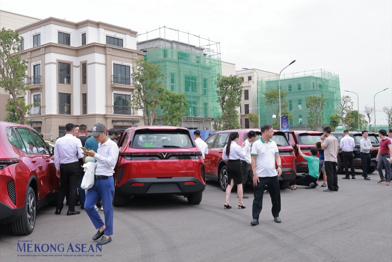 VinFast chính thức bàn giao xe Limo Green sau 7 tháng ra mắt