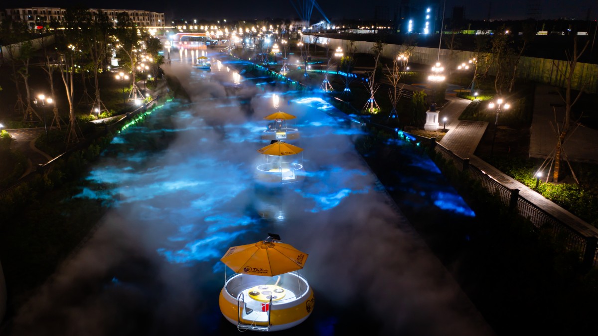 Vẻ đẹp siêu thực trên dòng sông ánh sáng tại 'Thành phố Thiên niên kỷ'