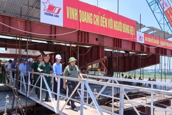 Cầu Phong Châu mới sẽ được thông xe vào tháng 10