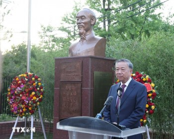 Tổng Bí thư dự lễ khánh thành tượng Chủ tịch Hồ Chí Minh tại Hàn Quốc