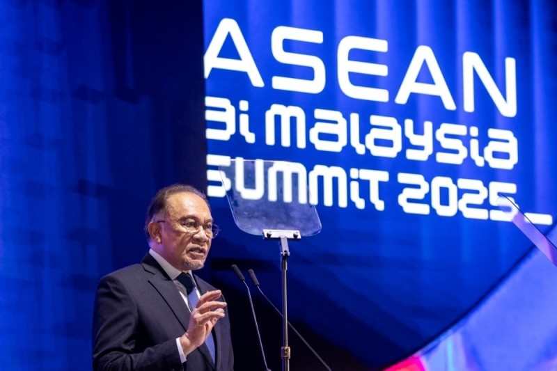 Thủ tướng Malaysia Datuk Seri Anwar Ibrahim phát biểu tại Hội nghị cấp cao ASEAN về trí tuệ nhân tạo 2025. Ảnh: Malay Mail.