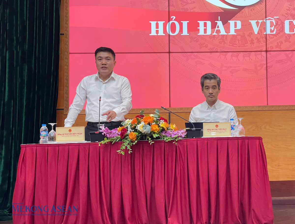 Đại diện Ban tổ chức giải đáp câu hỏi của phóng viên. Ảnh: