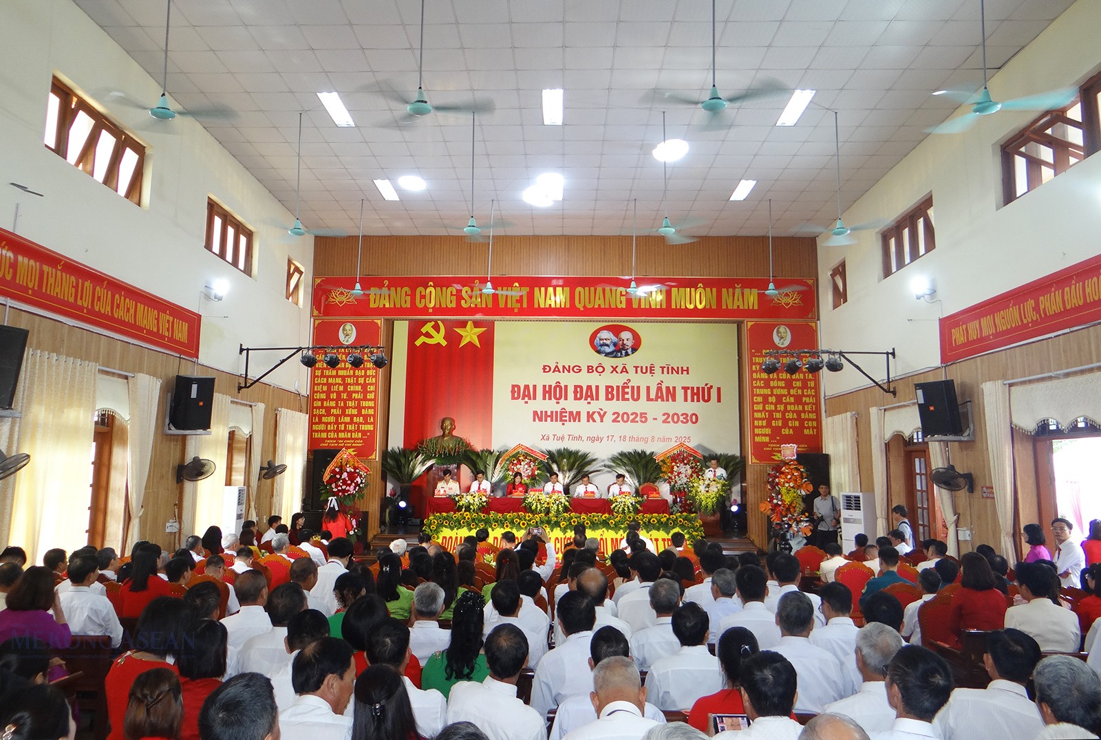 Quang cảnh đại hội.