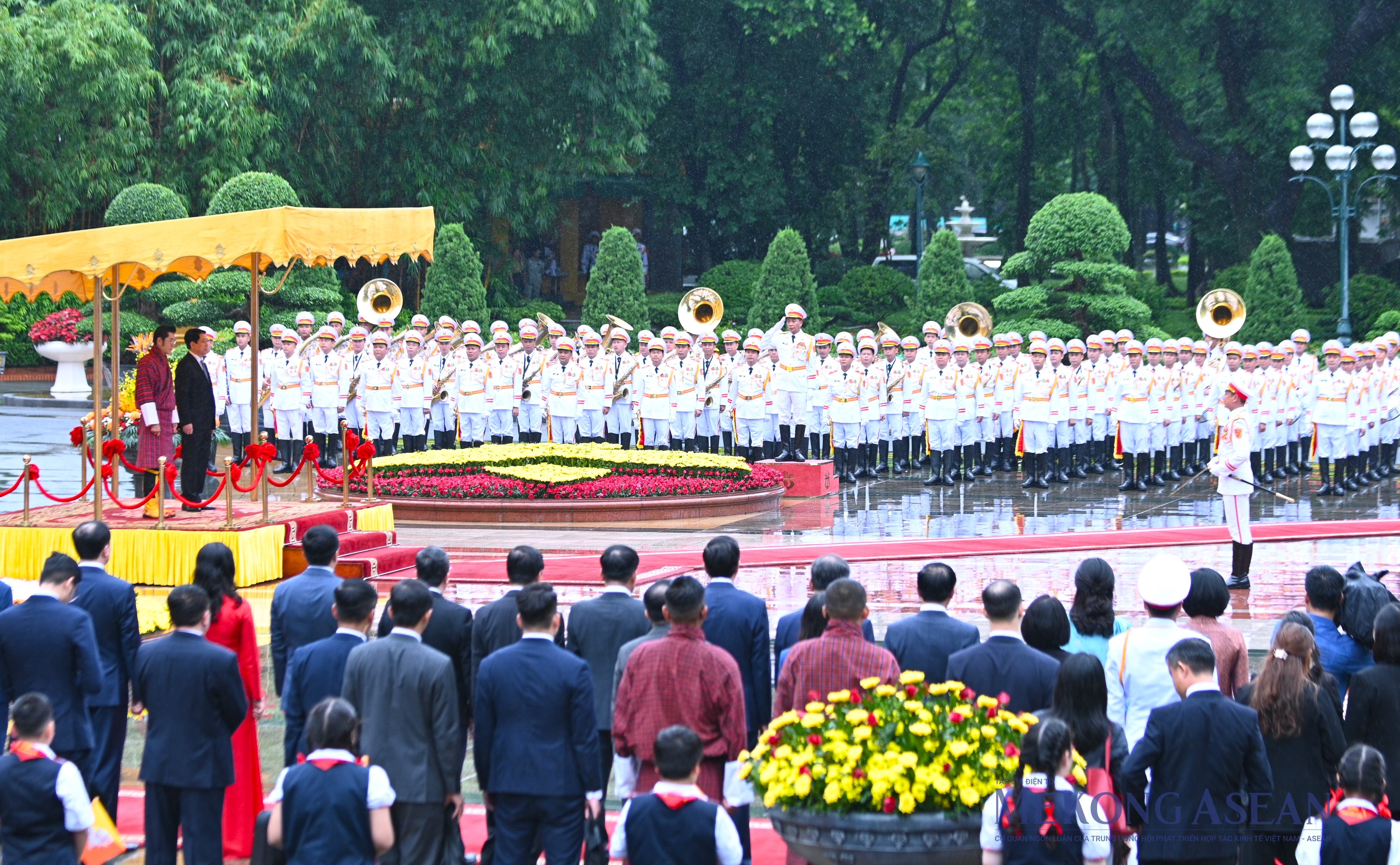 Chủ tịch nước Lương Cường chủ trì lễ đón và hội đàm với Quốc vương Bhutan