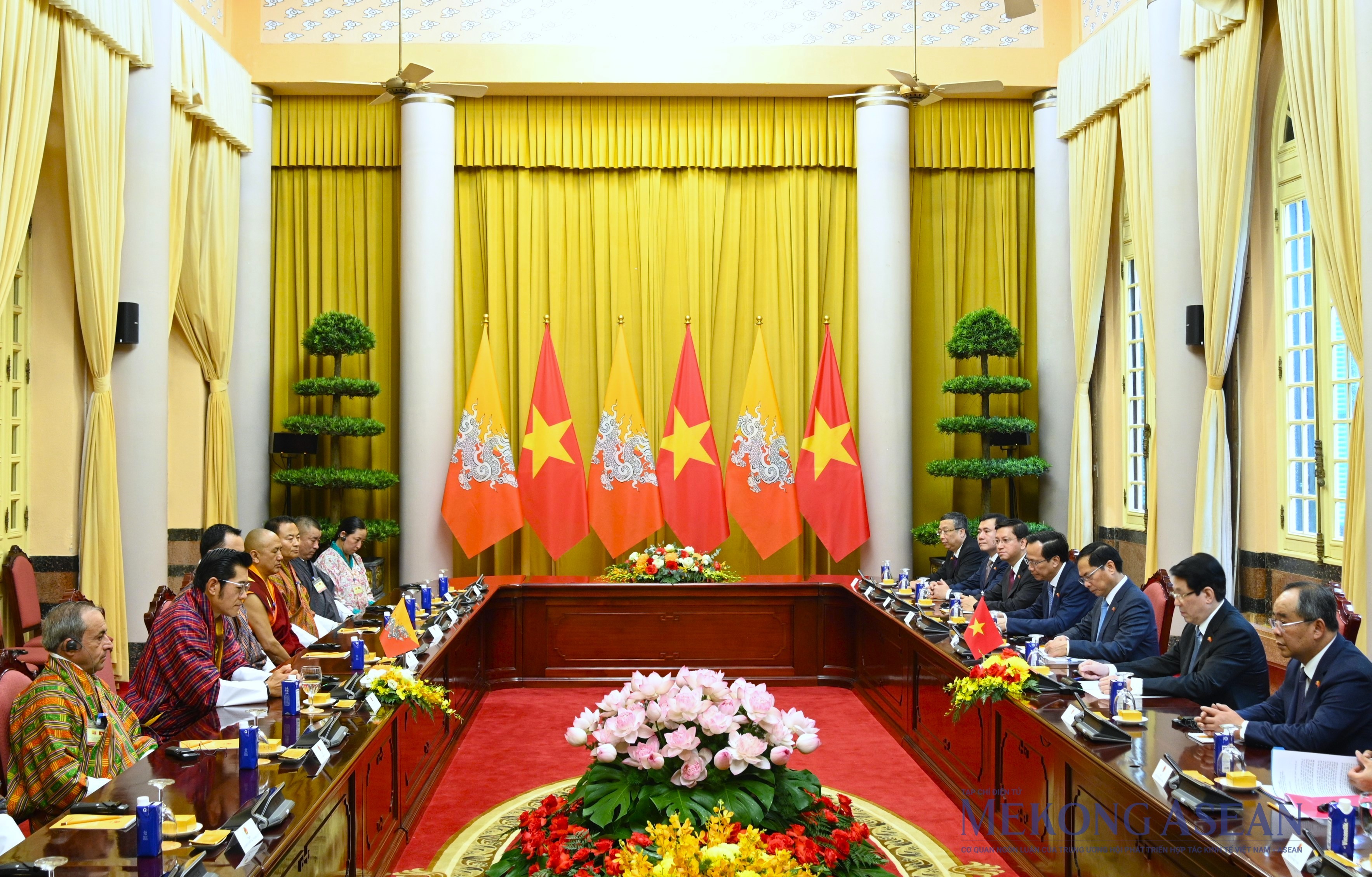 Chủ tịch nước Lương Cường chủ trì lễ đón và hội đàm với Quốc vương Bhutan