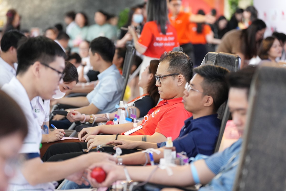 Cán bộ nhân viên ROX Group chung tay hiến máu, lan tỏa giá trị sống đẹp Cán bộ nhân viên ROX Group chung tay hiến máu, lan tỏa giá trị sống đẹp