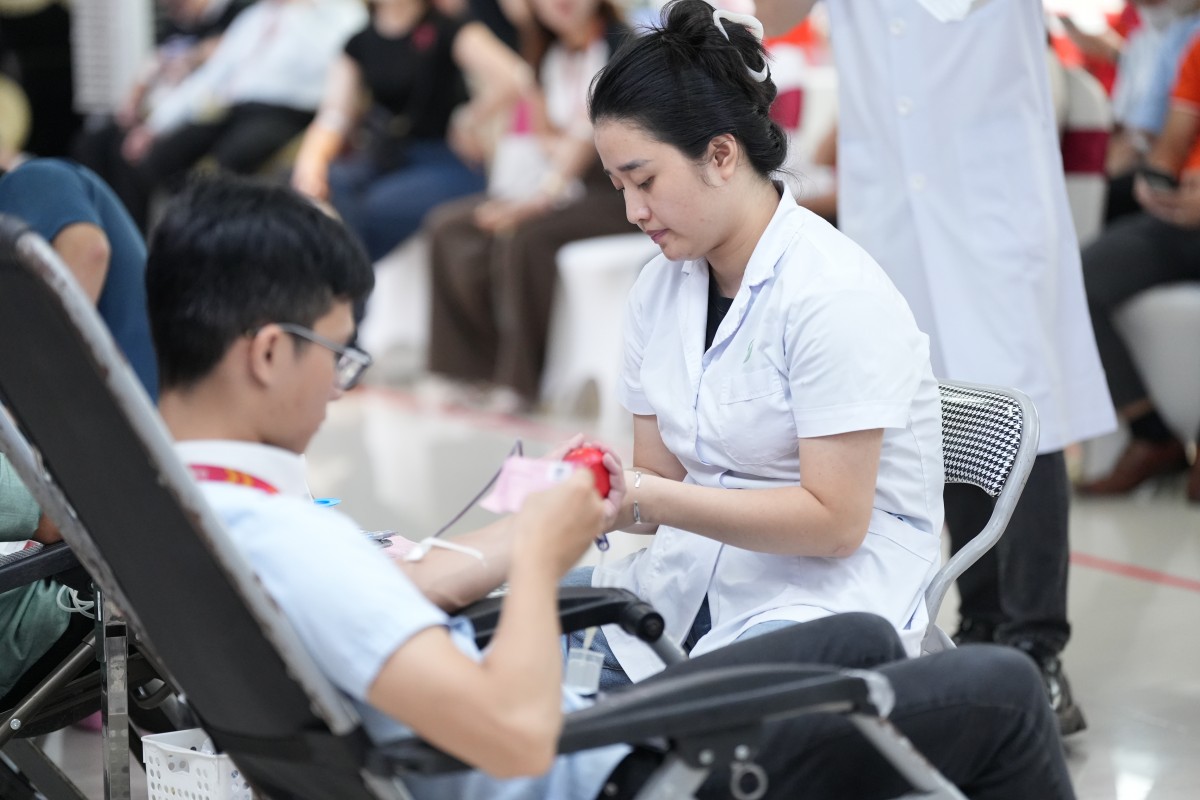 Cán bộ nhân viên ROX Group chung tay hiến máu, lan tỏa giá trị sống đẹp Cán bộ nhân viên ROX Group chung tay hiến máu, lan tỏa giá trị sống đẹp