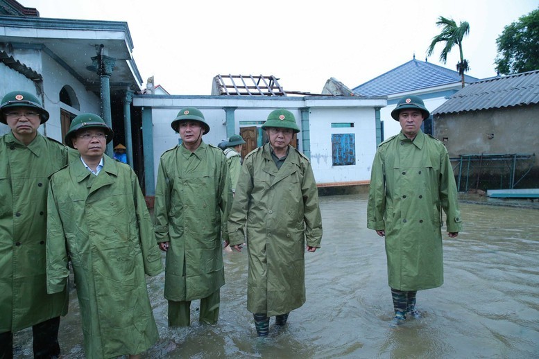 Ưu tiên khắc phục thiệt hại về trường học, nơi ở cho người dân