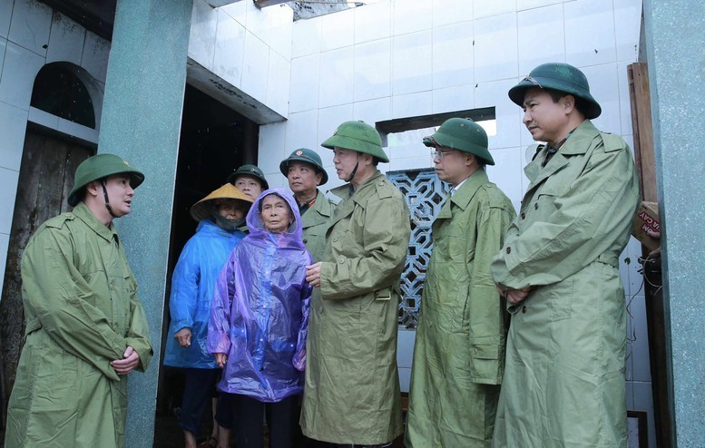 Ưu tiên khắc phục thiệt hại về trường học, nơi ở cho người dân