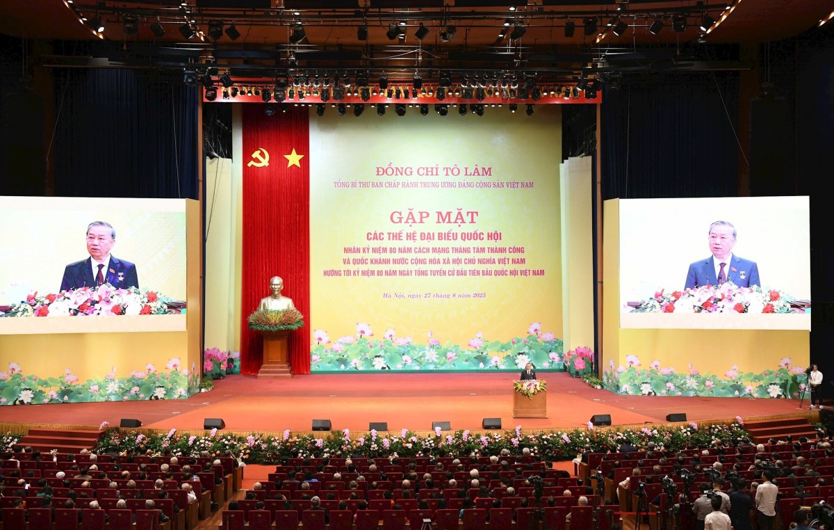 Tổng Bí thư chủ trì cuộc gặp mặt các thế hệ đại biểu Quốc hội