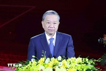 Tổng Bí thư: Cơ cấu lại đội ngũ cán bộ, loại bỏ người vô cảm với nhân dân